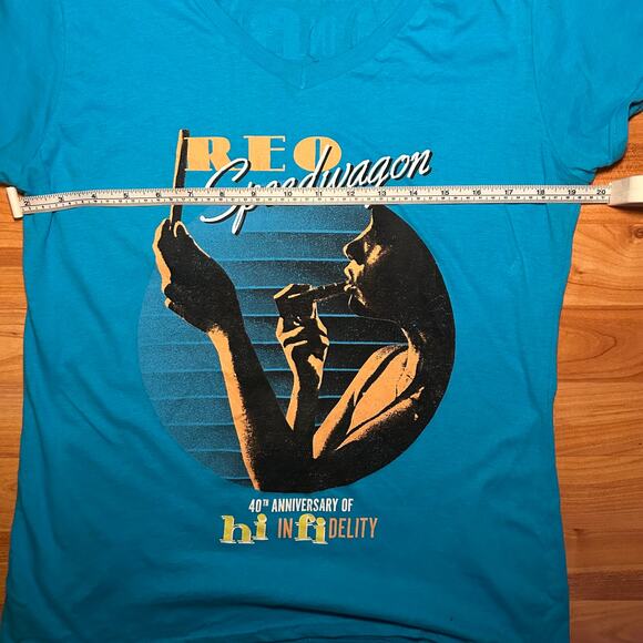 REO Speedwagon Hi Infidelity 40th Anniversary Tour Women's V-neck Tee Medium - Picture 3 of 5